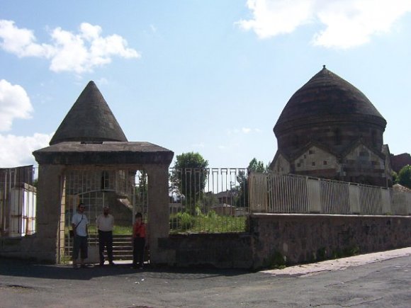 Üç Kümbetler (Three Tombs) entrance