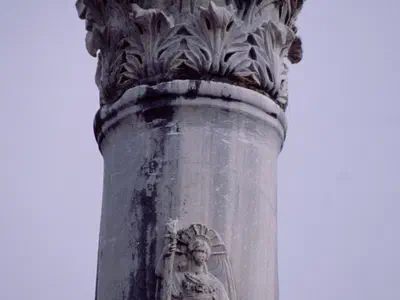 A relief on column of the boulevard