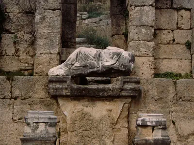 Memorial fountain, Nympheum