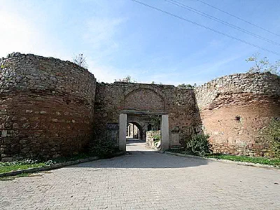 Lefke Gate