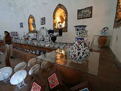 A shopping place for Iznik tiles
