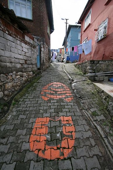 An artwork from a Gölyazı street, a giant step