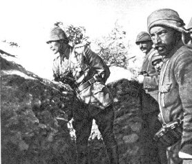 The statue is based on a photograph of Mustafa Kemal Atatürk, then Lieutenant-Colonel Mustafa Kemal, looking out over the battle