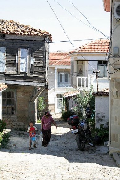 Gökçeada - Zeytinli, A street from the village