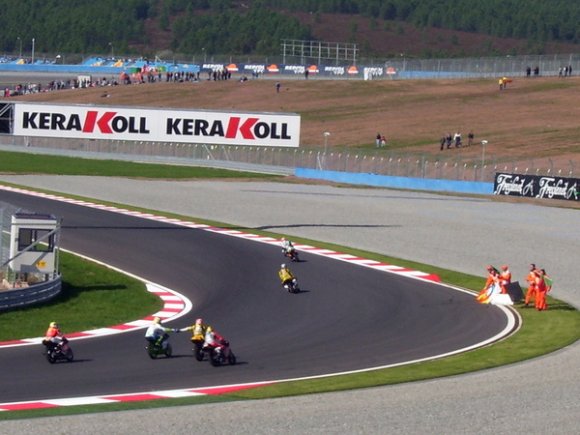 Istanbul, Istanbul Park - Hand by hand  race :)