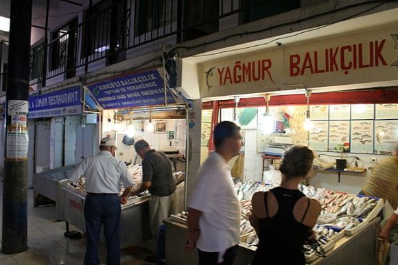 Foça - Shopping center for fish