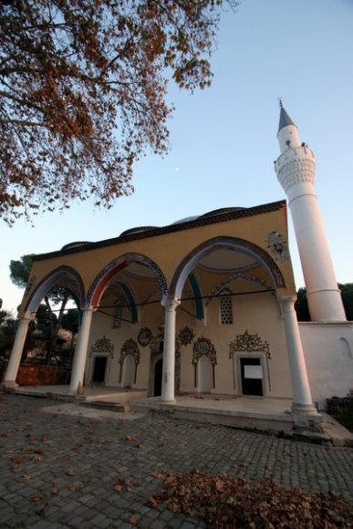 Dervişağa Camii