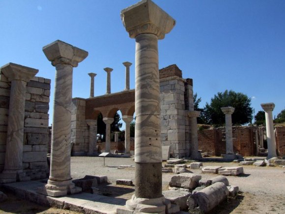 Selçuk - St John Basilica. The basilica is on the slopes of Ayasoluk Hill, just below the fortress. St John is believed to spent