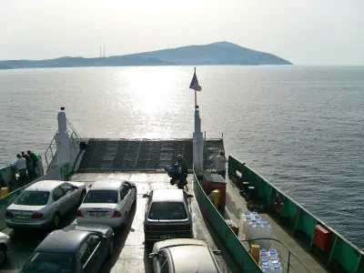 Ferries depart from Yükyeri İskelesi goes to Bozcada island and back. It is around 5km and takes half and hour.
