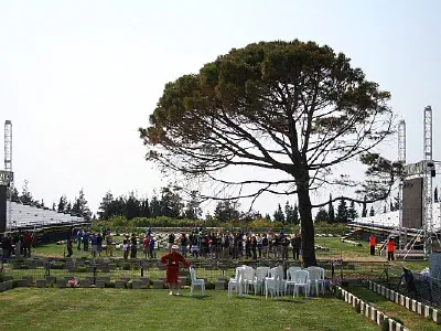 Lone Pine Cemetary at Anzac Day 2006