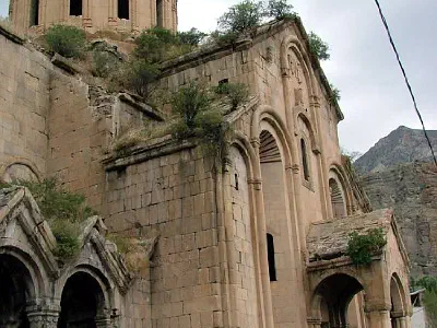 Front side view of Öşkvank Church
