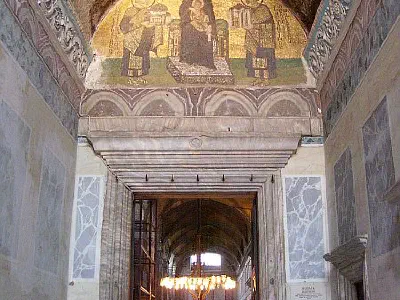 Splendid door