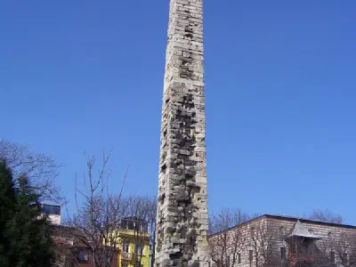 Column of Constantine Porphyrogenitus. This obelisk was covered with bronze plates, but during the fourth Crusader they are ripped off.