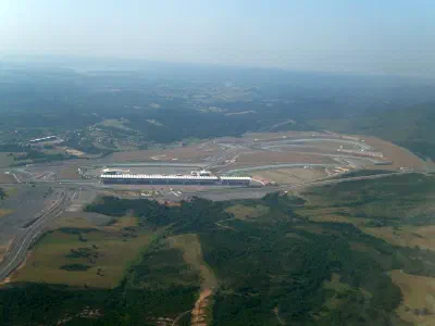 Dönerken Sabiha Gökçen Havaalanina inmeden önce uçaktan Istanbul Park'in fotografini çekme firsati yakaladim.