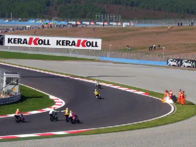 Hand by hand race :)