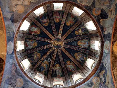 Medallion of the Virgin and Child surrounded by biblical figures. North dome of the esonarthex.