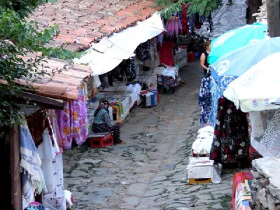 Sirince - You can shop lace and other textiles