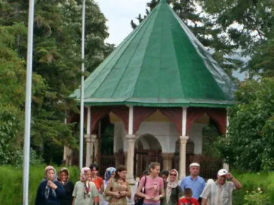 People visiting Nasreddin Hoca graveyard.