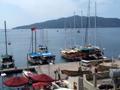 Tour boats